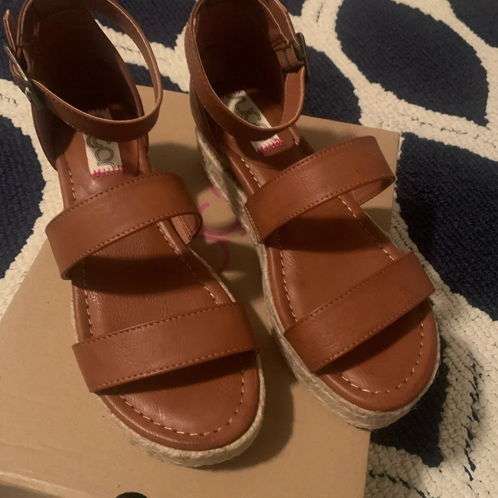 Women’s sandals 🌸 - Picture 2 of 5